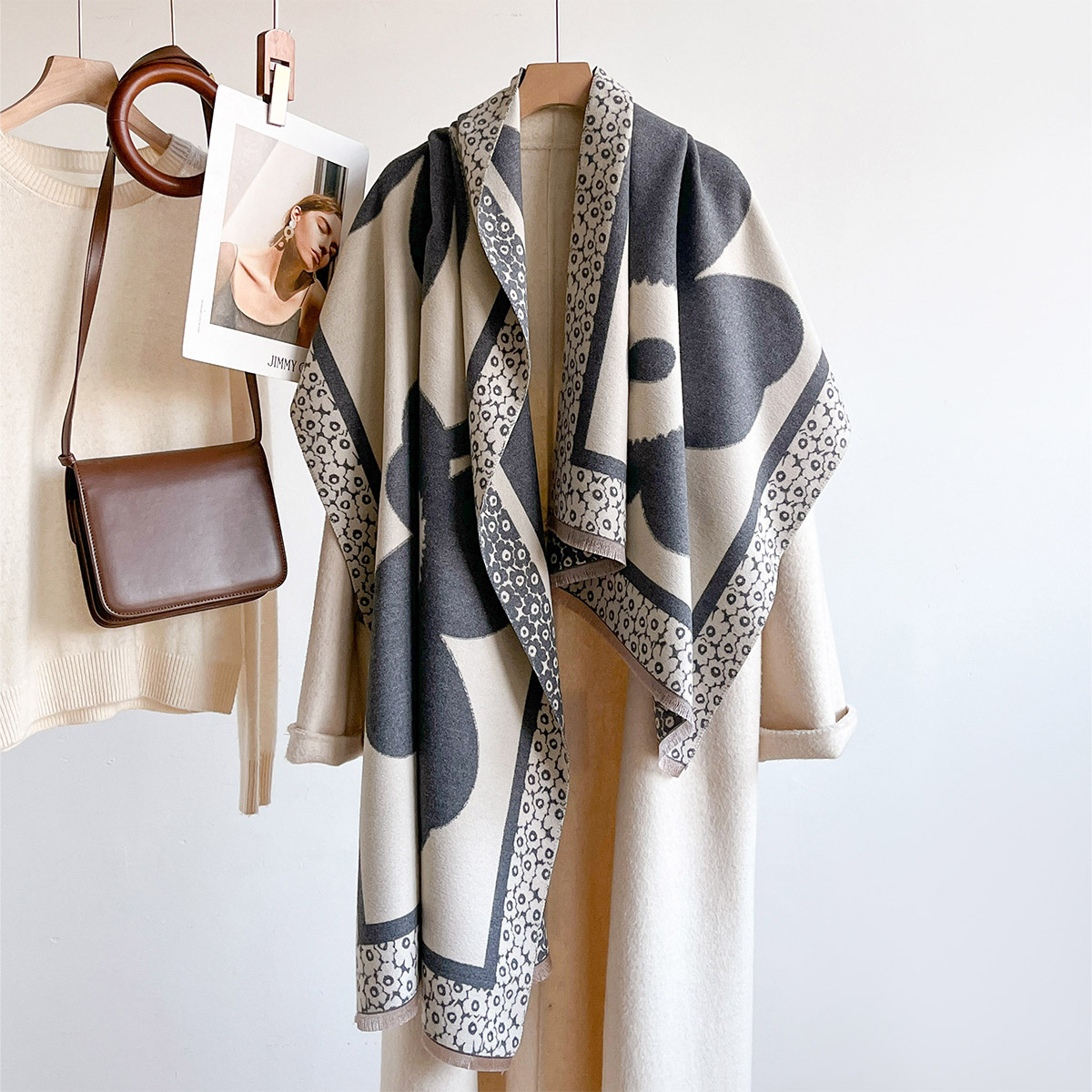 Cashmere Scarf - Syal Wanita, Syal Jacquard Motif Bunga